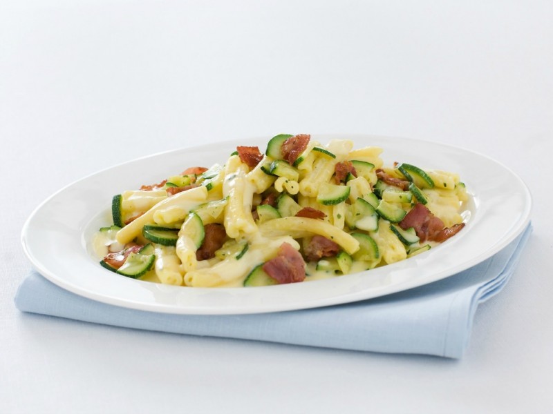 Pasta con zucchine e pancetta