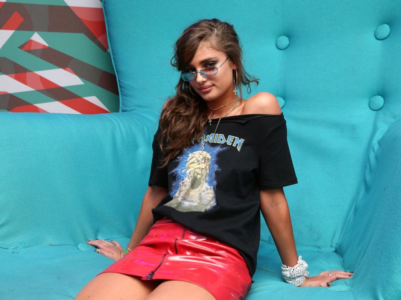 capelli-coachella-taylor-hill-11