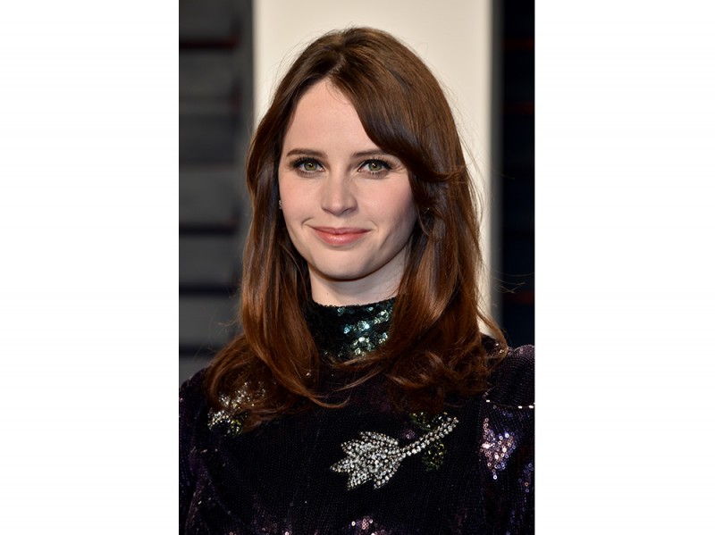 felicity jones long bob