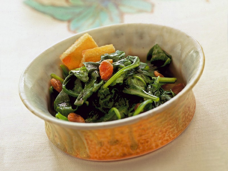 Spinaci in padella al burro aromatico - Grazia.it