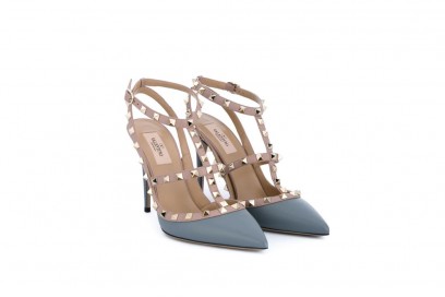 valentino-rockstud-azzurre-farfetch