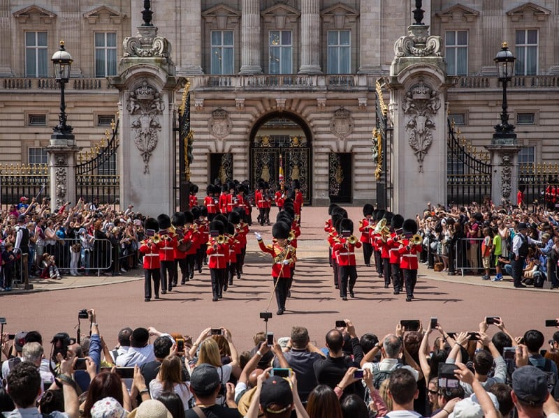 Buckingham Palace Faces ?150 Million Of Repairs