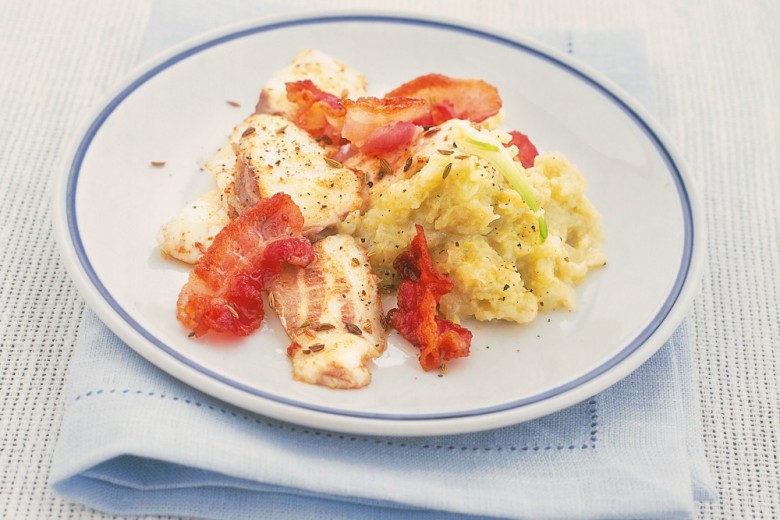 Orata in padella con bacon croccante