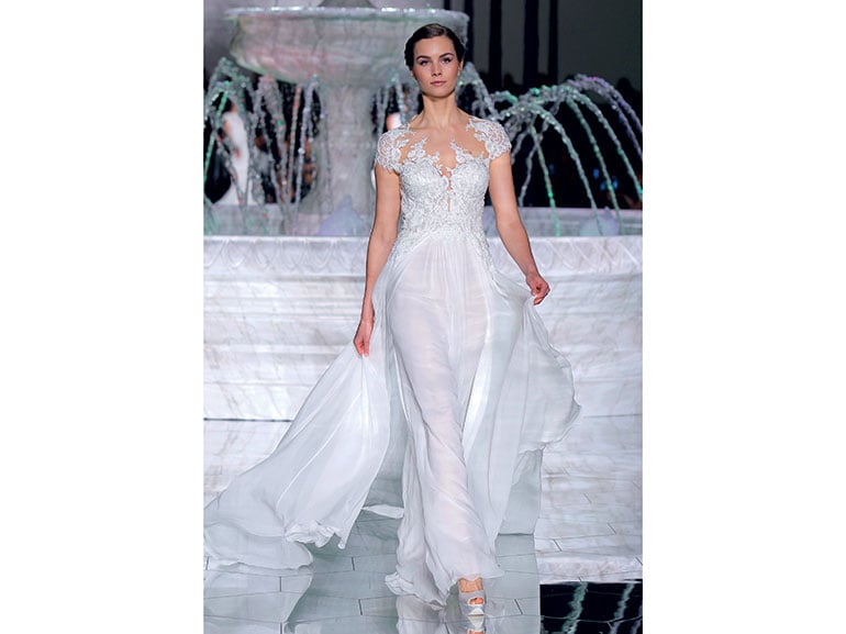 PRONOVIAS-FASHION-SHOW_Regina