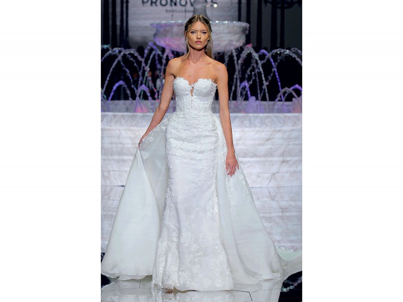 PRONOVIAS-FASHION-SHOW_Rodas