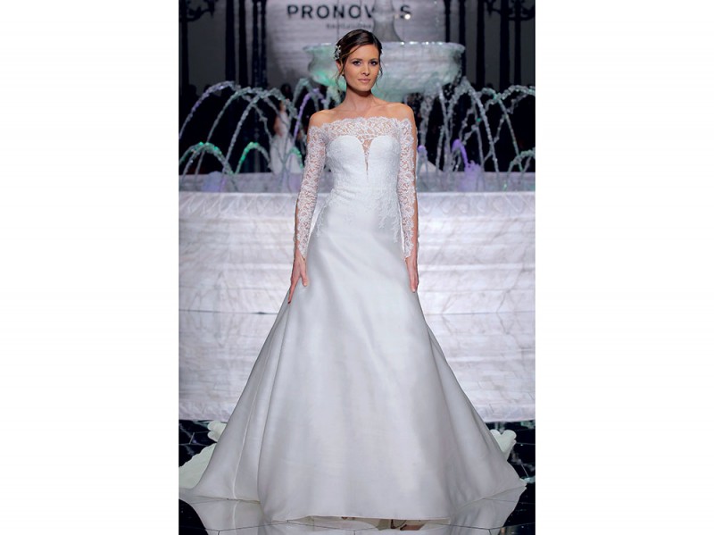 PRONOVIAS-FASHION-SHOW_Rumba