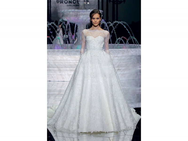 PRONOVIAS-FASHION-SHOW_Ruth