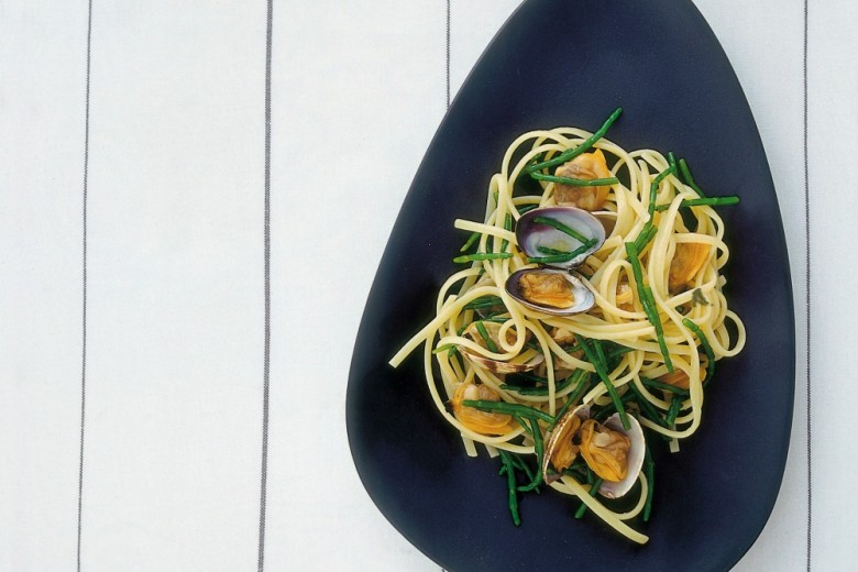 Pasta alle vongole e asparagi di mare