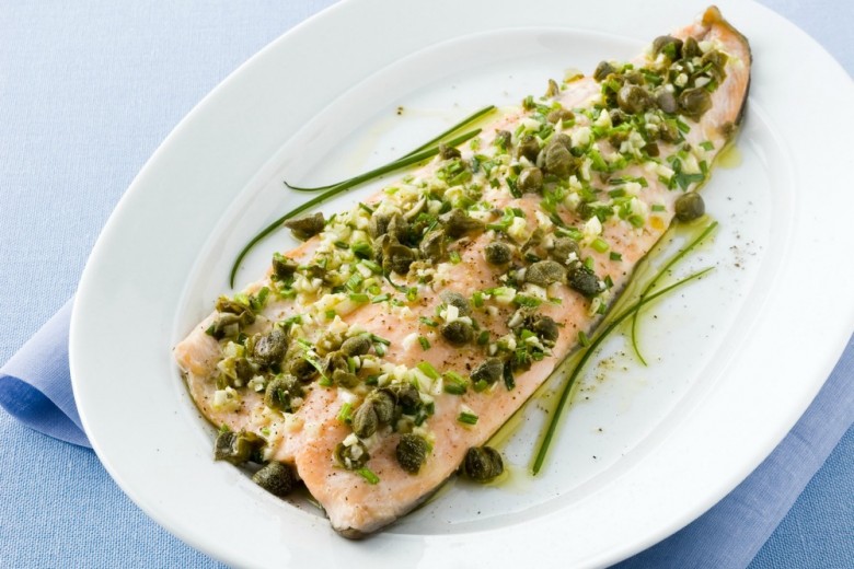 Trota al forno in salsa aromatica