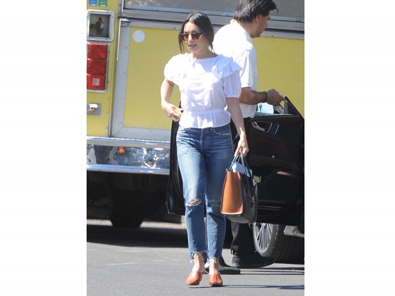 Vanessa-Hudgens-jeans