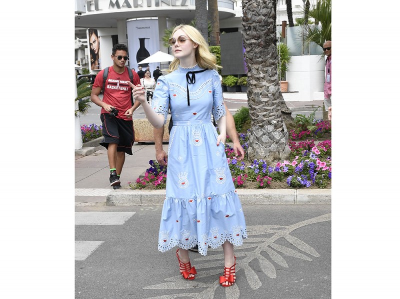 elle-fanning-cannes-daylook2