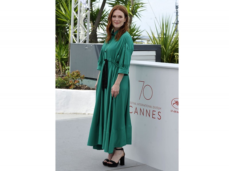 julianne-moore-cannes-daylook2