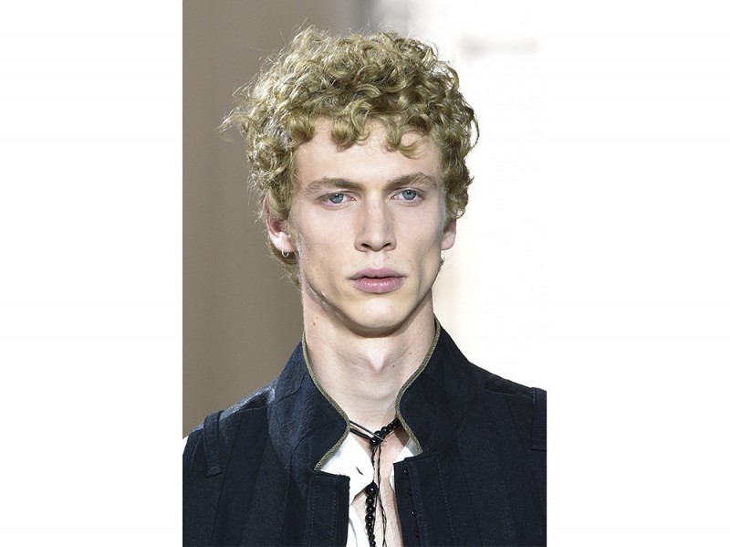 Tagli Di Capelli Lunghi Scalati Con Frangia Pinterest