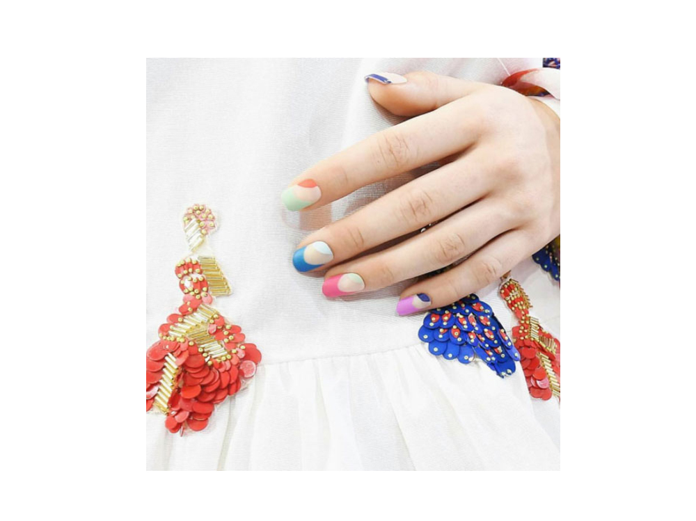 unghie estive colorate