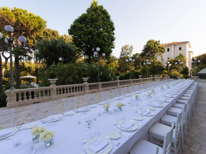 A1_Table-Setting-at-The-Grand-Hotel-Rimini