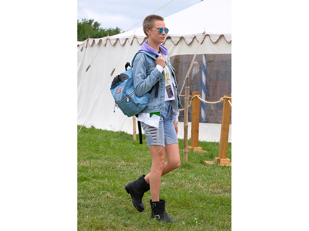CARA-DELEVINGNE—24TH-JUNE-2017—HUNTER-ORIGINAL-NYLON-TOP-CLIP-BACKPACK-&-LEATHER-BIKER