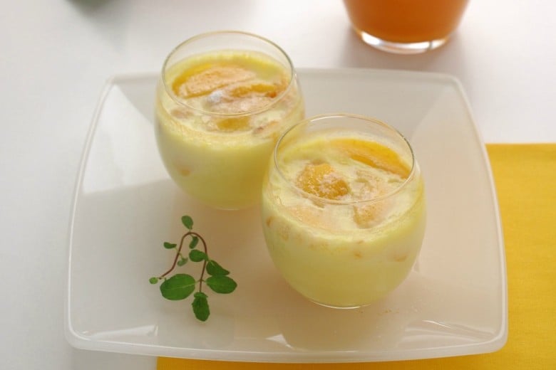 Crema al latte con albicocche