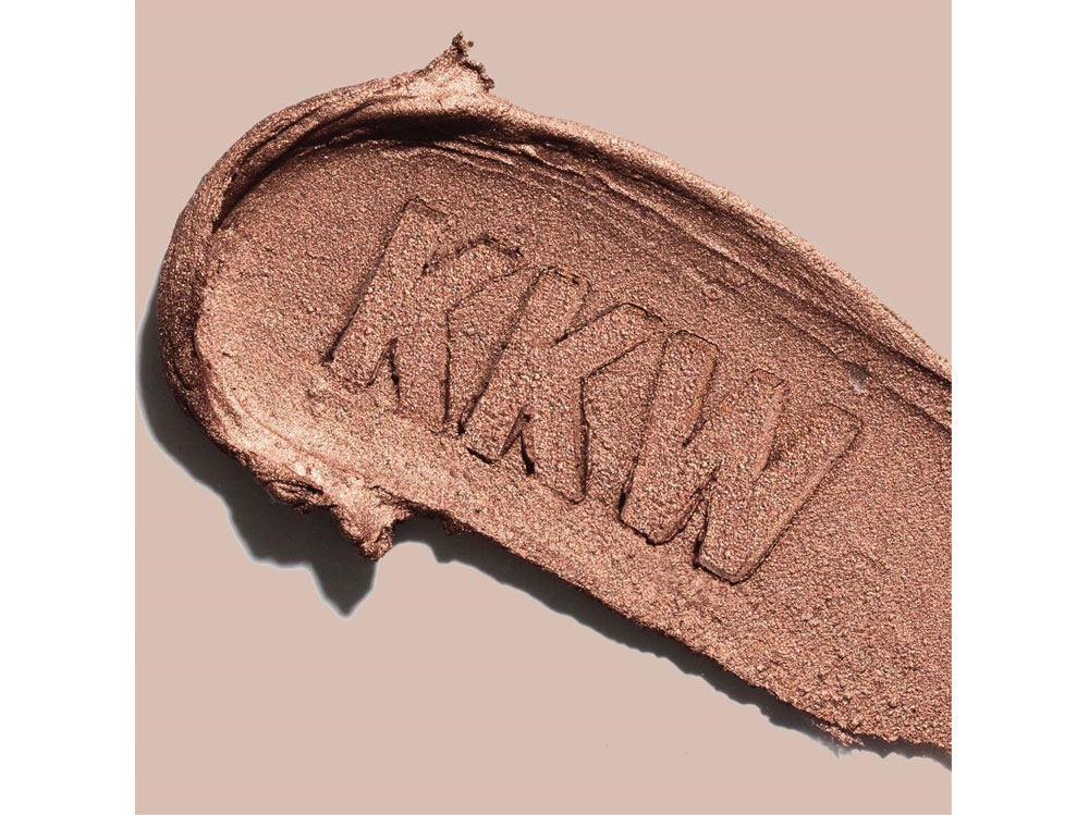 kkw-beauty-kim-kardashian-make-up-contouring-09