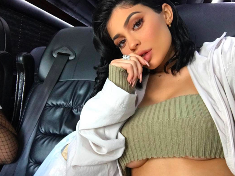 kylie jenner selfie