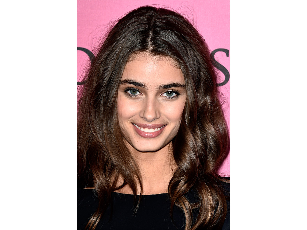 taylor hill beauty look