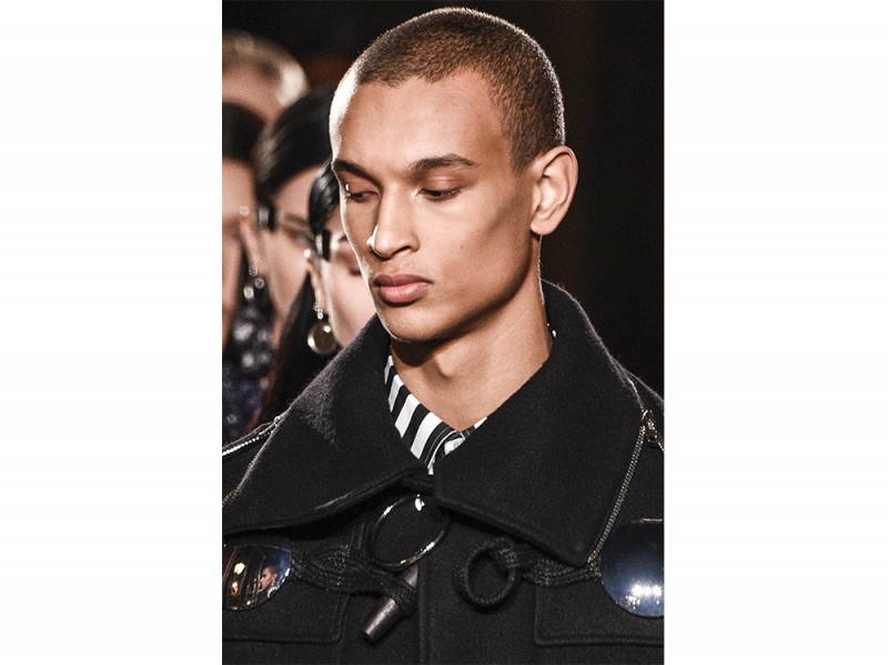 Givenchy_clp_M_F17_PA_073_2570192
