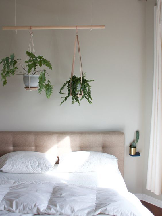 Vasi verdi sul letto