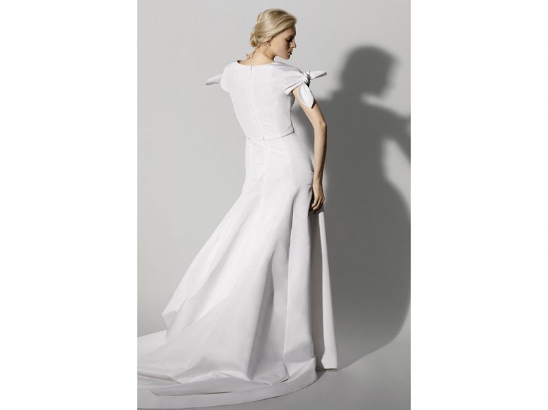 carolina-herrera-sposa-pe-2018-franca-2