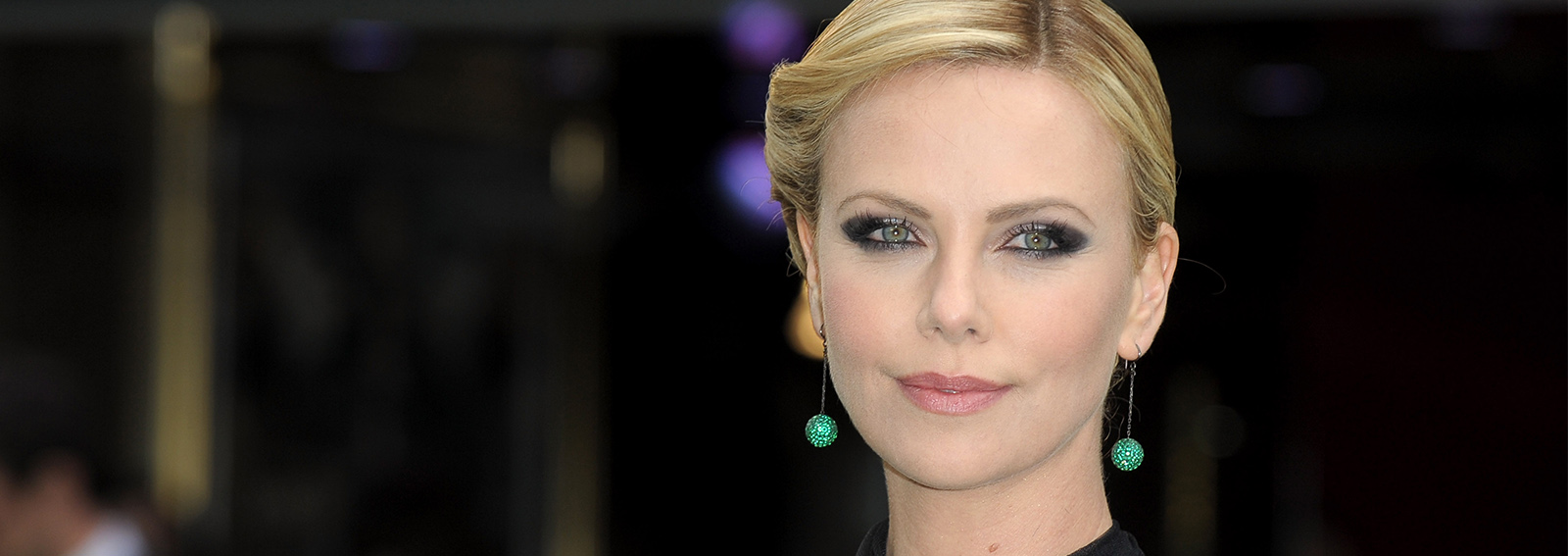 cover charlize theron ha nuovo amore desktop