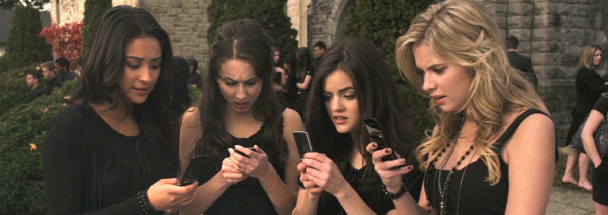 cover curiosita pretty little liars desktop