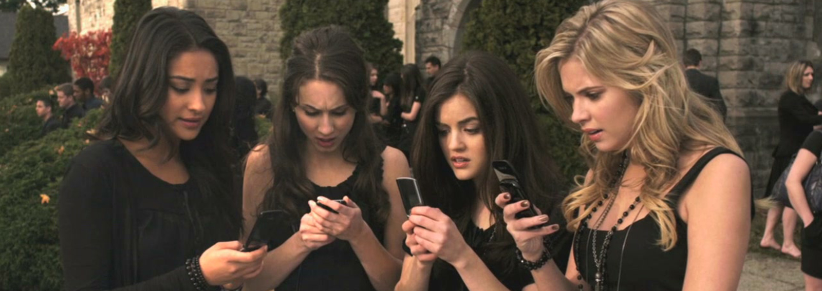 cover curiosita pretty little liars desktop