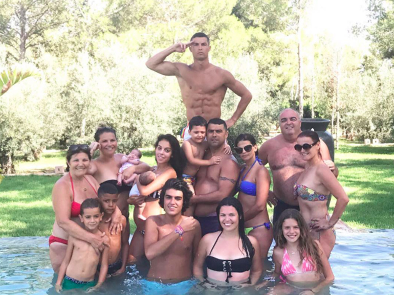 cristiano ronaldo famiglia