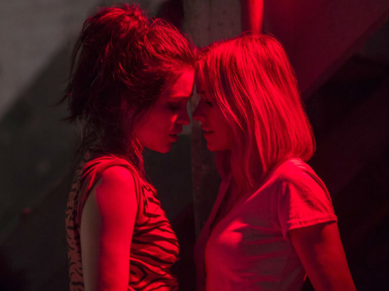 netflix-download-gypsy