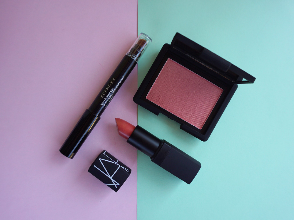 peach-nailart-makeup