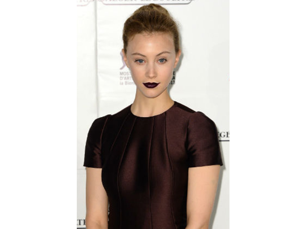 sarah-gadon-darK-lips-14