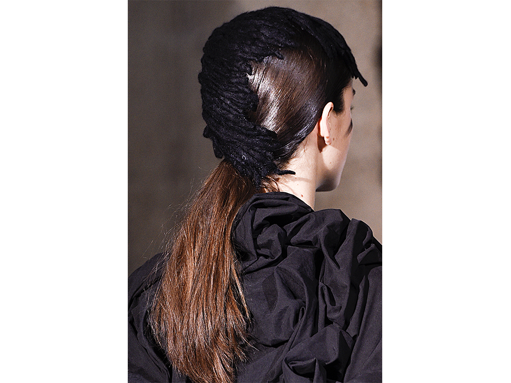 Yohji-Yamamoto_clp_W_F17_PA_043_2652683