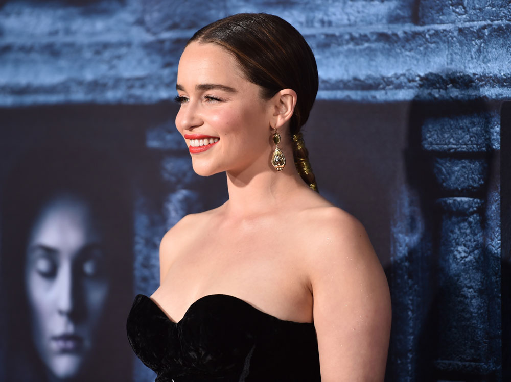 emilia-clarke-beauty-look-16