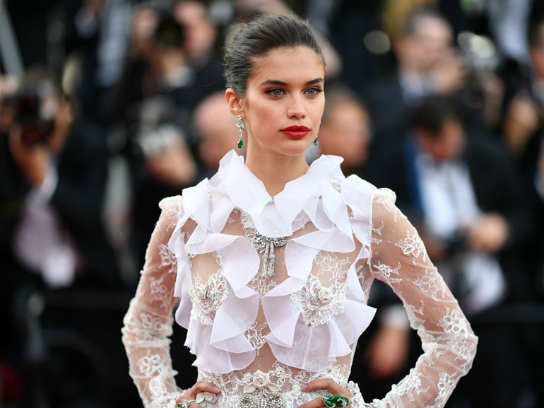 sara-sampaio-mobile