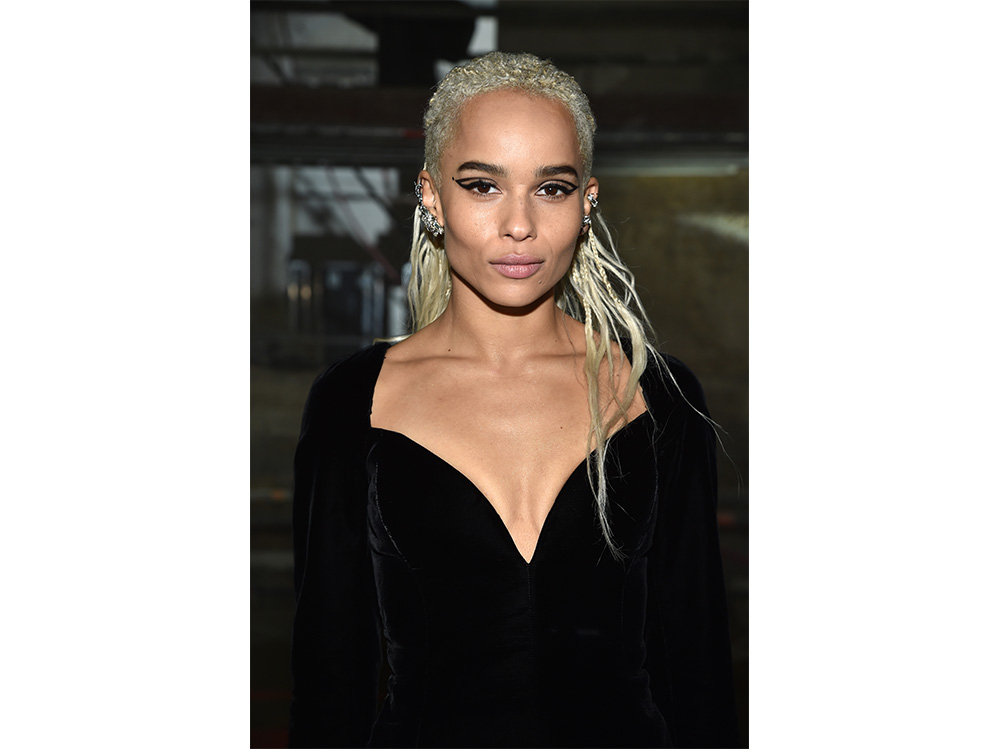 zoe kravitz evoluzione beauty look make up capelli (20)