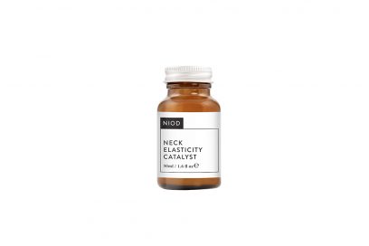 Collo-e-décolleté-come-prendersene-cura-con-i-prodotti- giusti-NIOD-Neck-Elasticity-Catalyst