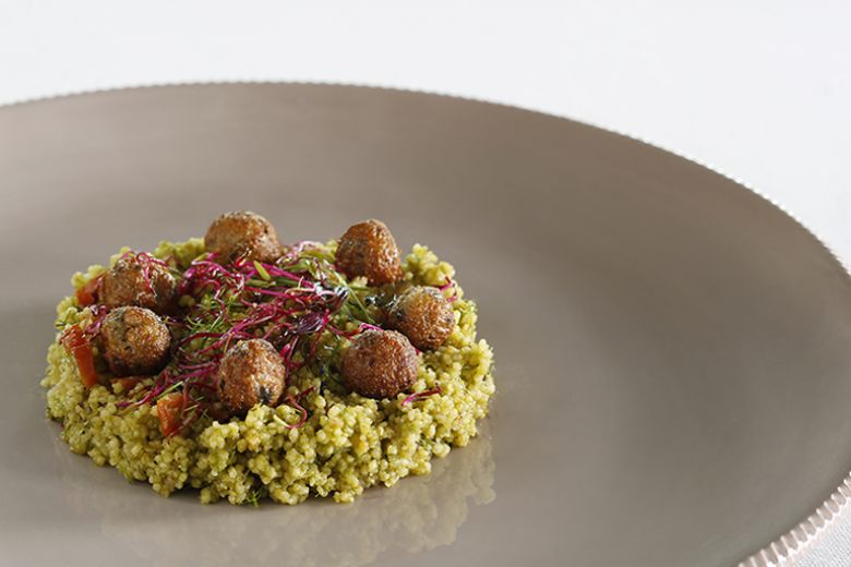 La ricetta da provare a settembre: il cous cous al pesto di agrumi di Filippo La Mantia