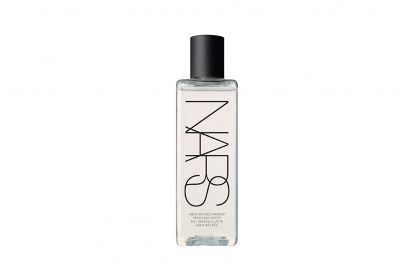 Pelle-in-autunno-i-consigli-della-dermatologa-per-la-corretta-beauty-routine-NARS-Aqua-Infused-Makeup-Removing-Water