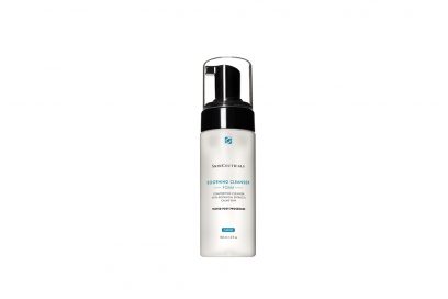 Pelle-in-autunno-i-consigli-della-dermatologa-per-la-corretta-beauty-routine-Soothing-Cleanser-skinceuticals