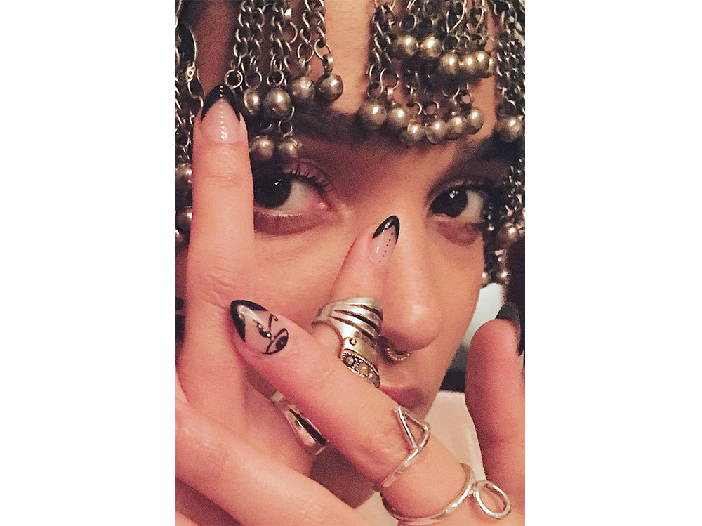 fka twigs beauty look trucco capelli (1)