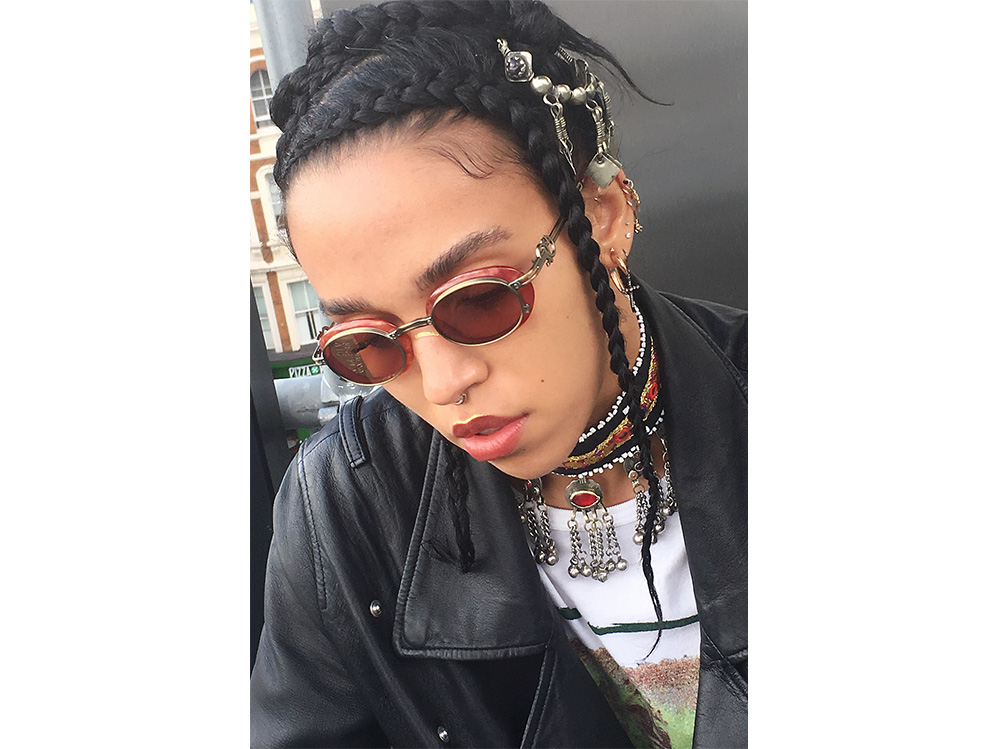 fka twigs beauty look trucco capelli (8)