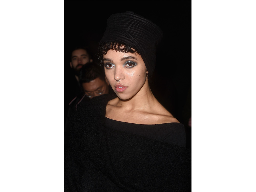 fka twigs beauty look trucco capelli getty (8)