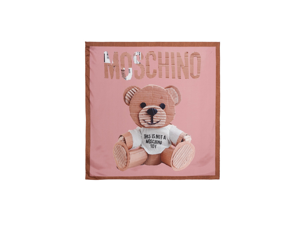 moschino-foulard-rosa