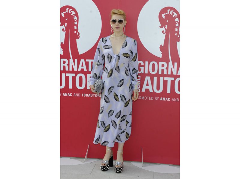 zosia-mamet-venezia-daylook