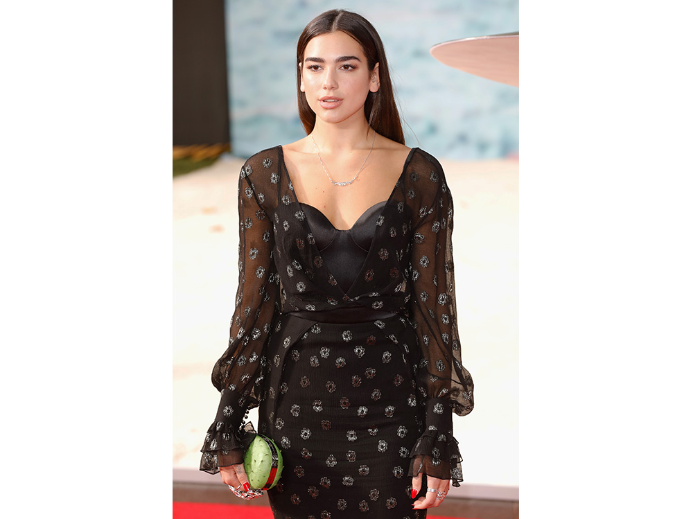 DUA LIPA beauty look trucco capelli cantante (16)