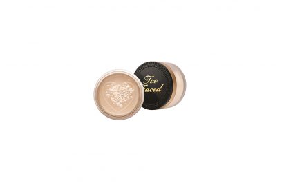 Make-up-come-opacizzare-il-viso-con-la-cipria-Make-up-come-opacizzare-il-viso-con-la-cipria-TooFaced_BornThisWay_SettingPowder_Composite_