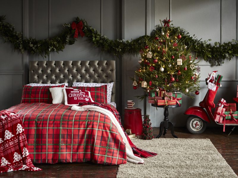 PRIMARK_Xmas_DBOCandyCane_Window_Homeware2862f1